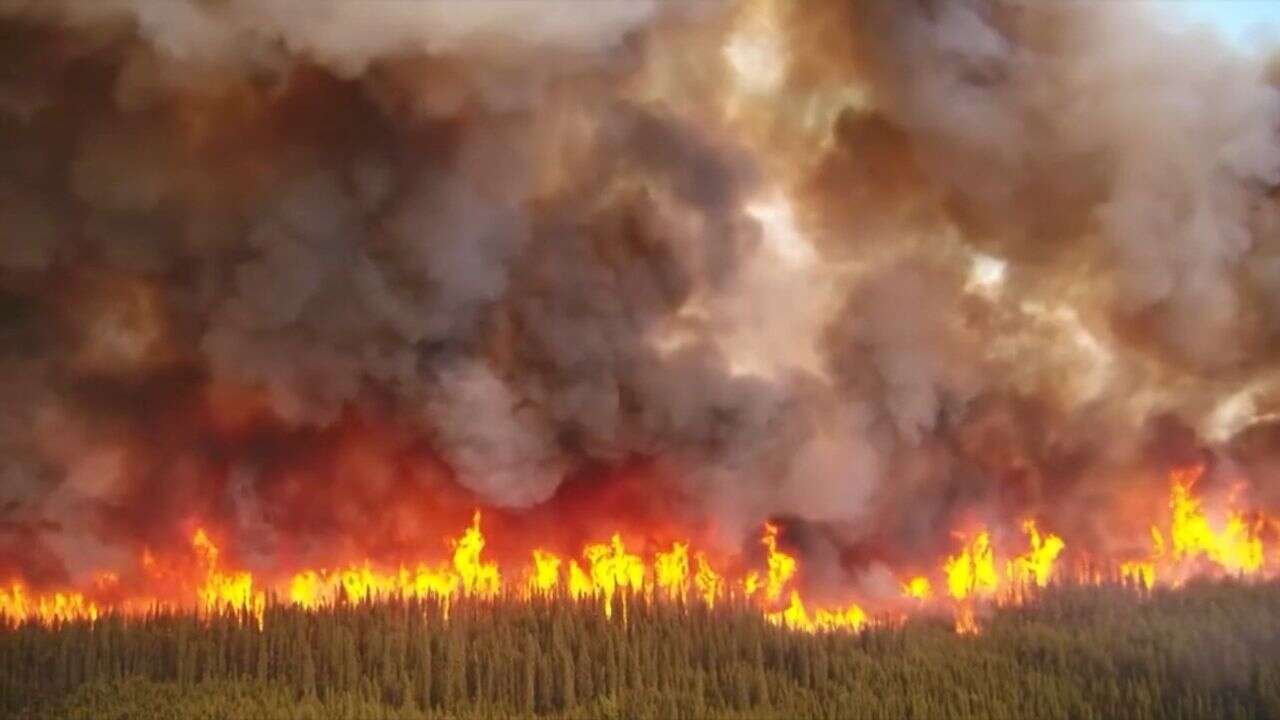 VIDÉO - Qualité de l'air : à quoi s'attendre avec l'arrivée des fumées des méga-feux canadiens