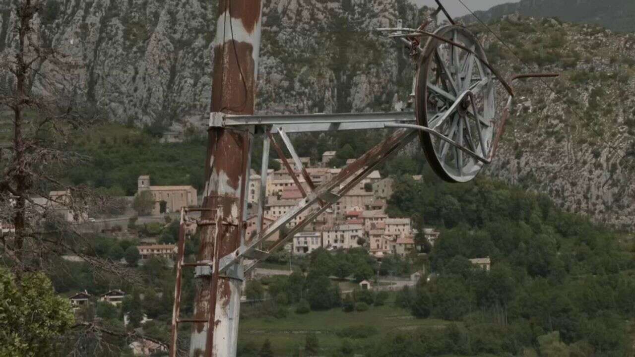 VIDÉO - Faute de neige ou d'argent, ces anciennes petites stations de ski préparent leur nouvelle vie