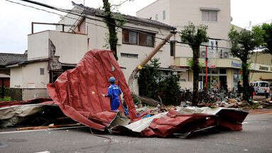 Japon : six morts après le passage du typhon Shanshan, le pire depuis 64 ans dans le pays