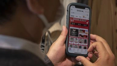 Fast fashion : comment la proposition de loi a été resserrée pour ne viser que les pratiques 