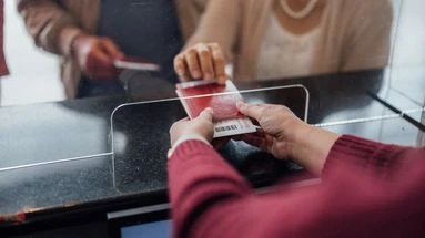 Vous voyagez aux États-Unis ? Voici comment protéger son smartphone passé à la loupe