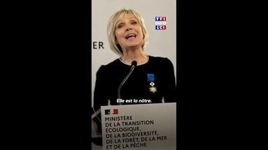 Évelyne Dhéliat, Officier de l'Ordre National du Mérite