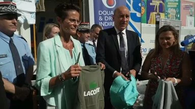 Opération destruction à Marseille après la saisie record d'articles de contrefaçon au Marché du Soleil