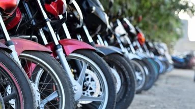 Moto détruite dans un incendie : votre assurance doit-elle toujours vous indemniser ?