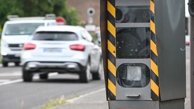 J'ai été flashé alors que le panneau de signalisation avait été volé, puis-je contester l'amende ? Le 13H à vos côtés