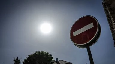 Pour avoir moins chaud dans nos maisons, des scientifiques travaillent sur de nouvelles peintures à effet rafraîchissant