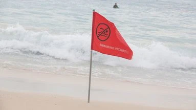 Ne vous faites pas piéger cet été, révisez les drapeaux de baignade