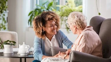 Seniors : de quelles aides pouvez-vous bénéficier afin de rester chez vous le plus longtemps possible ?