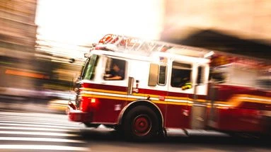 États-Unis : des milliers de personnes évacuées dans le New Jersey face à un important feu de forêt