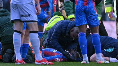 Coupe d'Angleterre : le footballeur français Jean-Philippe Mateta hospitalisé après un violent choc à la tête