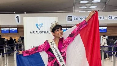 Son drapeau français sur le dos, Ève Gilles embarque enfin pour l'aventure Miss Univers