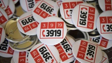 Violences faites aux femmes : avec plus de 100.000 appels en 2024, le 3919 signe une année record
