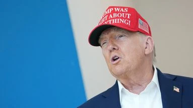 Trump va taxer à 100% les médicaments, l'UE se veut rassurante