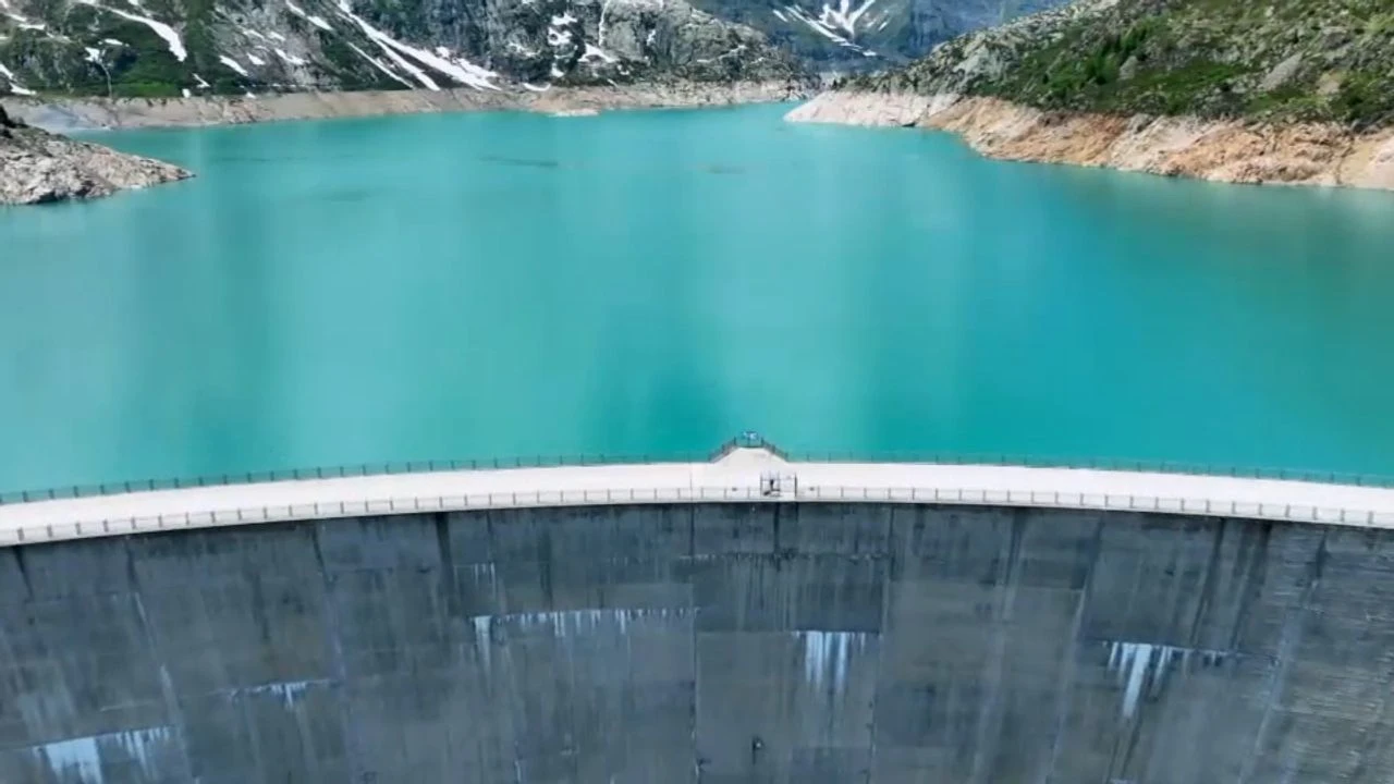 VIDÉO - Suisse : le barrage d'Émosson, fascinant à plus d'un titre