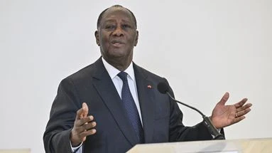 Côte d'Ivoire : Alassane Ouattara candidat à un 4ᵉ mandat à 83 ans… car 