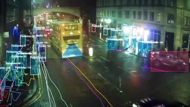 Durée des feux, ponctualité des bus... Comment l'IA révolutionne la circulation à Manchester