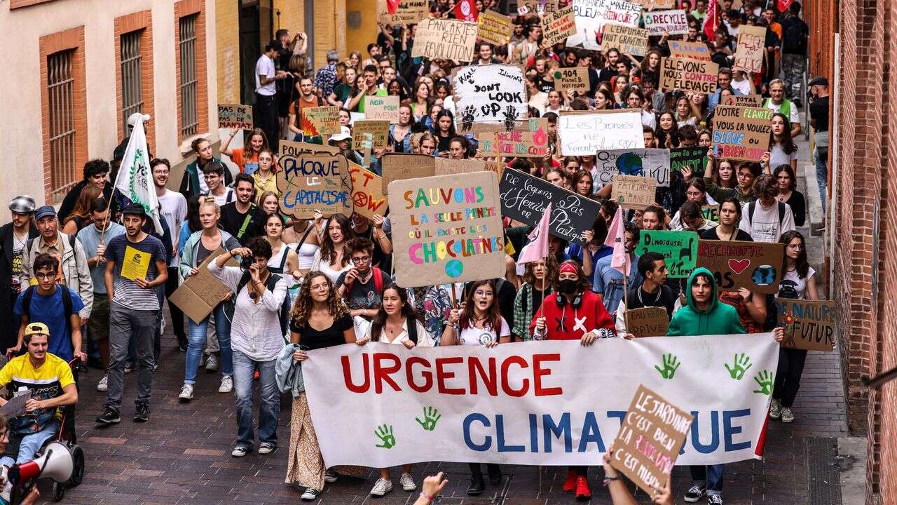 Des députés appellent la France à accroître ses efforts pour remplir ses objectifs climatiques