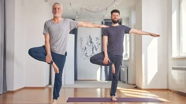 Test du flamant rose : tenir cette position d'équilibre longtemps vous permet de savoir si vous allez vieillir en bonne santé