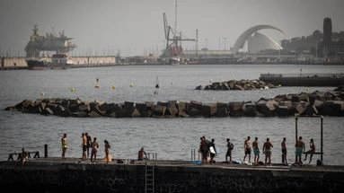 Espagne : trois morts à Tenerife, l'île en alerte face à une forte houle