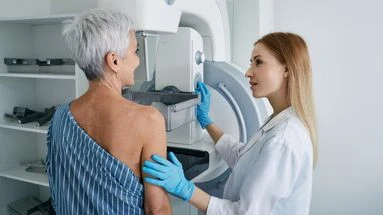Cancer du sein : pourquoi la double lecture des mammographies est essentielle au dépistage précoce