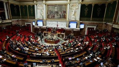 EN DIRECT - Budget 2026 : le gouvernement essuie des revers à l'Assemblée nationale, les débats reprendront lundi