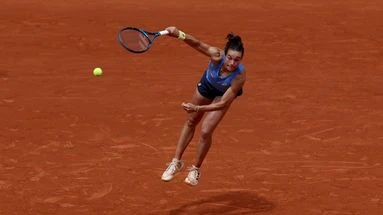 Roland-Garros 2025 : qui est Loïs Boisson, la revenante qui apporte un vent de fraîcheur au tennis français ?