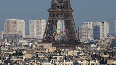 Paris : les anneaux olympiques vont rester sur la tour Eiffel à l'issue des Jeux