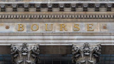 L'avenir du gouvernement Bayrou incertain, la Bourse de Paris ouvre en nette baisse