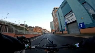 Rodéos urbains : les méthodes radicales de la police britannique pour lutter contre ce fléau