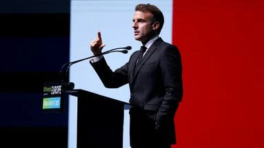 Dépenses militaires : Emmanuel Macron refuse d'aller au-delà de 3,5 % du PIB, comme le réclament les États-Unis