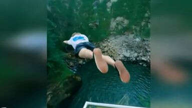 Un plongeon de 27 mètres dans le Doubs fait un buzz vertigineux