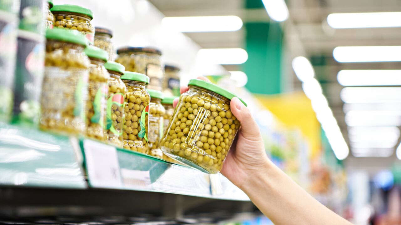 Bientôt des emballages en verre dans les magasins pour diminuer la consommation de plastique