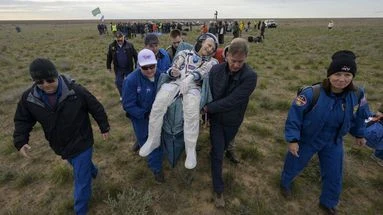 Un astronaute américain de 70 ans et 2 cosmonautes russes de retour sur Terre après 7 mois dans l'espace