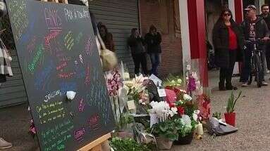 Fusillade à Poitiers : près d'un millier de personnes rassemblées en hommage à l'adolescent tué