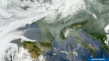 Les fumées des incendies canadiens visibles depuis la France : un phénomène appelé à s'amplifier ?