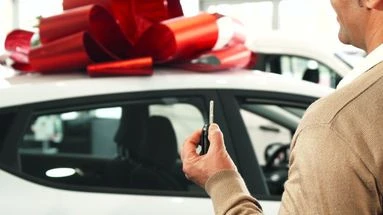 Y a-t-il des astuces pour être sûr que ma nouvelle voiture soit livrée dans les temps ? Le 13H à vos côtés