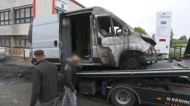 Spectaculaire braquage d'un fourgon banalisé près de Lyon : 
