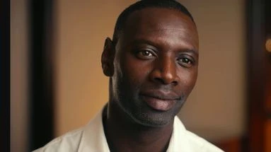 Célébrité, famille, racisme, quête personnelle : Omar Sy se raconte dans 