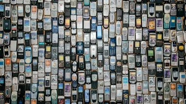 Des téléphones jetables pour aller aux États-Unis ? L'UE met à jour ses recommandations par crainte d'espionnage