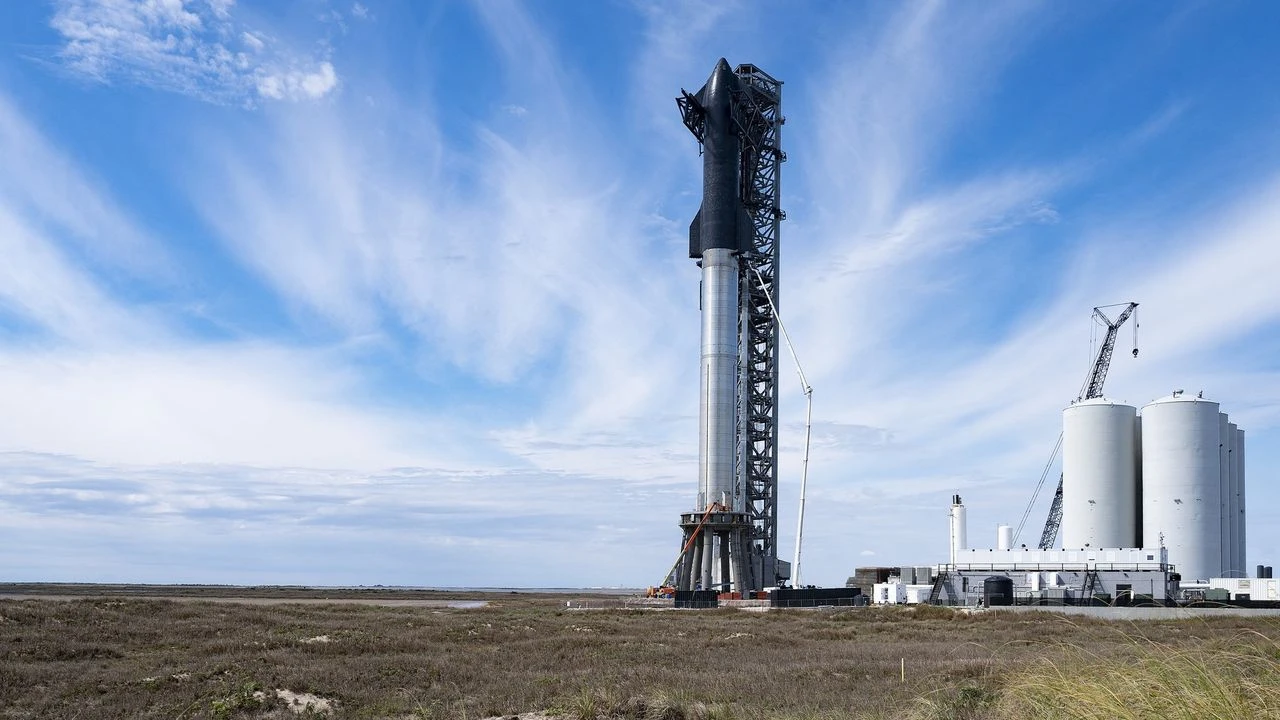 SpaceX : vers un premier vol test de la plus grande fusée au monde ce lundi