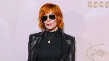 Mylène Farmer fait son grand retour (électro) avec le titre 