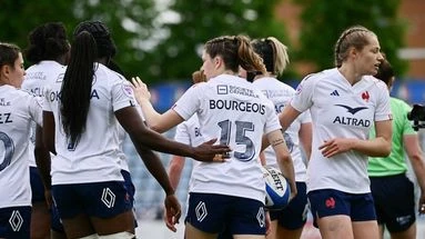 Rugby : les Bleues largement battues par l'Angleterre avant leur entrée en lice en Coupe du monde