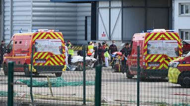 EN DIRECT - Naufrage au large du Pas-de-Calais : au moins 12 morts et deux disparus, annonce Gérald Darmanin