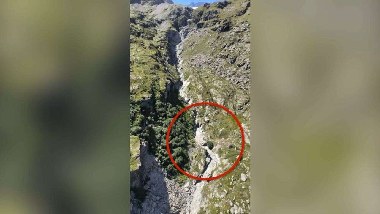 VIDÉO - Fonte des glaciers : une passerelle de randonnée détruite par les eaux dans le massif de la Vanoise