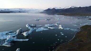 Islande : ce glacier géant fond à vue d'œil