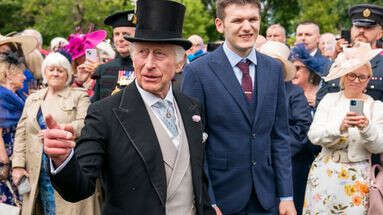 Charles III ne soutient plus les courses de pigeons : cette décision royale qui provoque des remous au Royaume-Uni