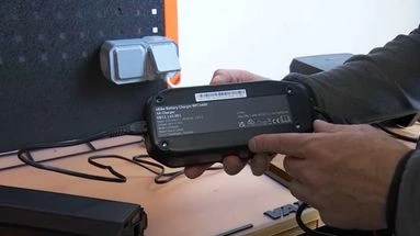 Incendies de batteries au lithium : les conseils des spécialistes pour se prémunir des risques