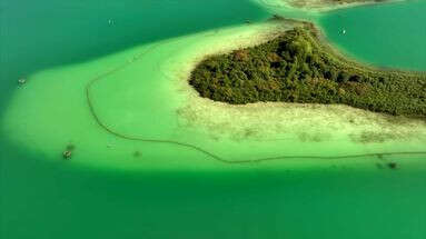 Tahiti en Savoie : le secret de la couleur émeraude du lac d’Aiguebelette