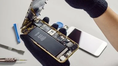 Smartphones : vous pourrez bientôt changer votre batterie vous-même !