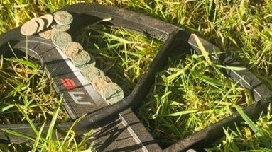 Royaume-Uni : 15.000 pièces romaines déterrées, le plus gros trésor jamais trouvé au Pays de Galles ?